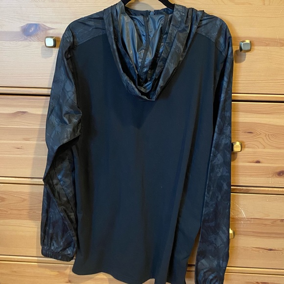 NWT Under Armour men’s wind resistant anorak in black - Picture 5 of 7